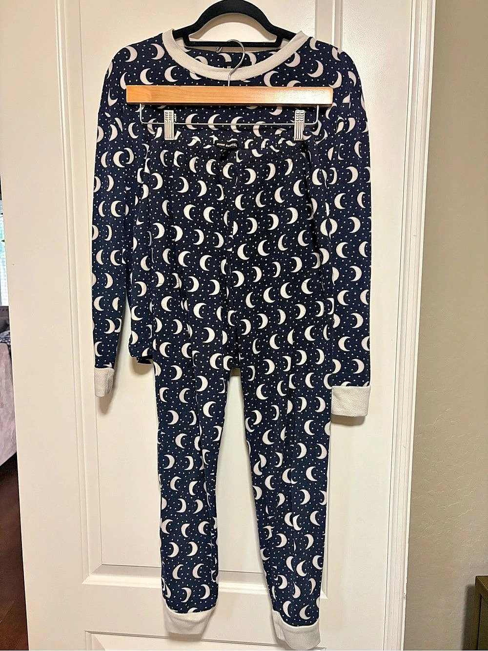 🌙🌙Room Service Moon Print Pajama Set in Blue XS Like New 😴😴